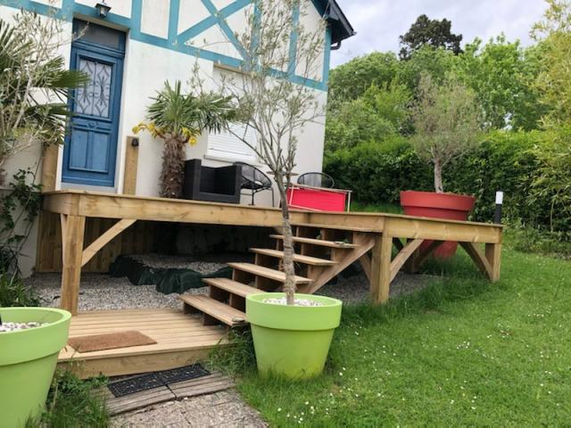 Un belle terrasse pour accueillir l'été par votre menuisier au sein du Calvados