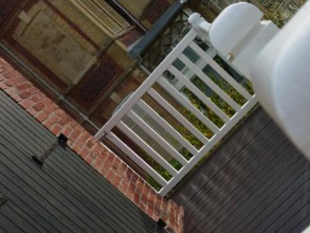 Réalisation d'un beau balcon en bois dans les hauteurs de la Côte Fleurie